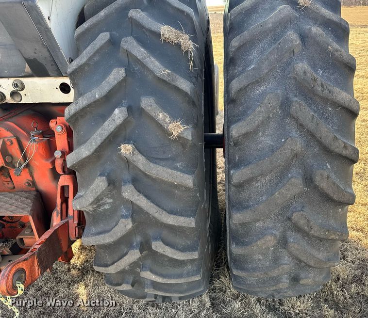 image for item DV2853 1979 Case 2390 tractor