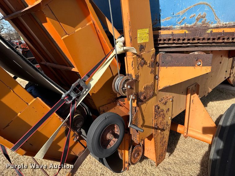 image for item DV2855 Bear Cat 4200 tub grinder