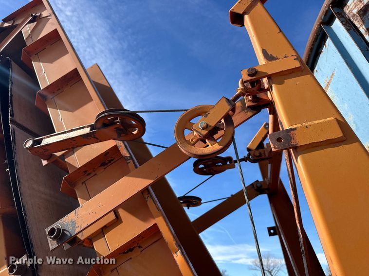 image for item DV2855 Bear Cat 4200 tub grinder