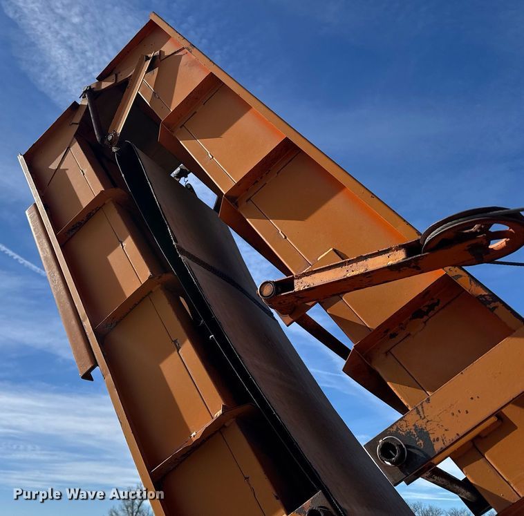 image for item DV2855 Bear Cat 4200 tub grinder