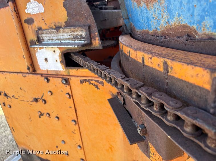 image for item DV2855 Bear Cat 4200 tub grinder