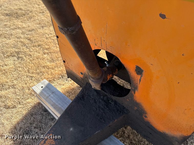 image for item DV2855 Bear Cat 4200 tub grinder