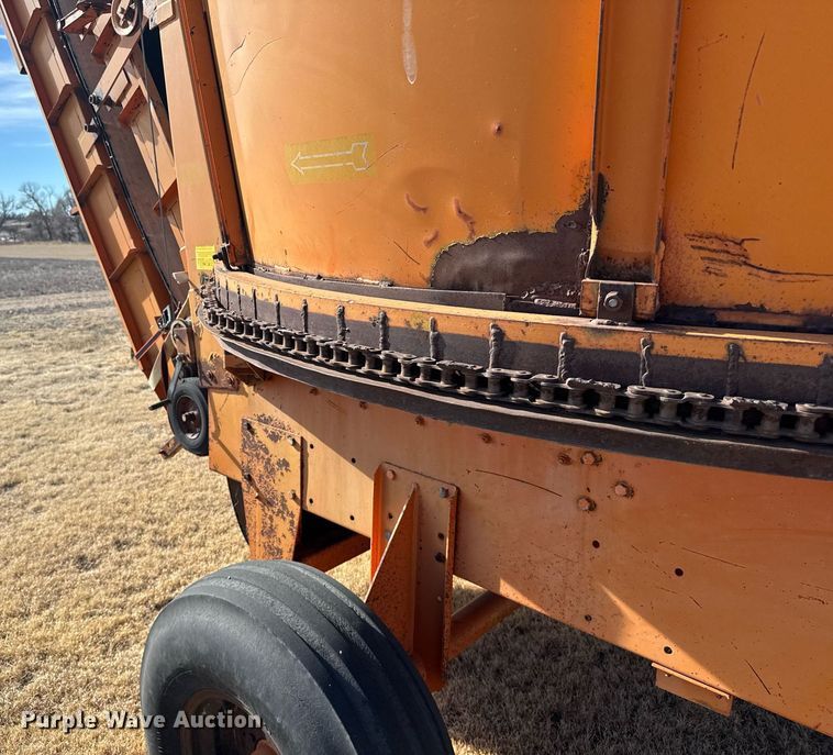 image for item DV2855 Bear Cat 4200 tub grinder