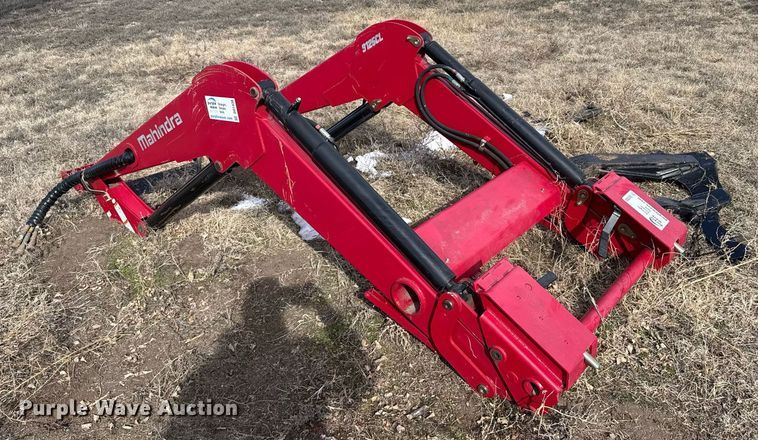 image for item DV2858 Mahindra 9125CL loader