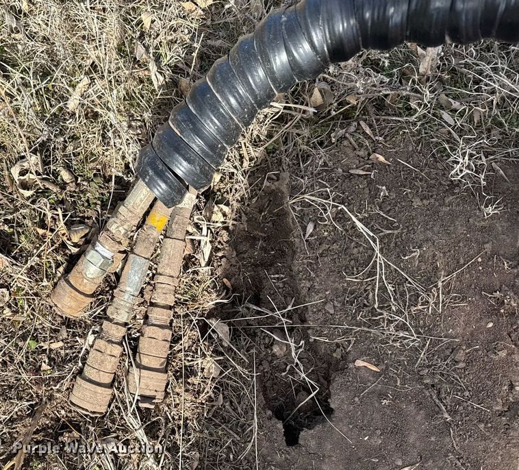 image for item DV2858 Mahindra 9125CL loader