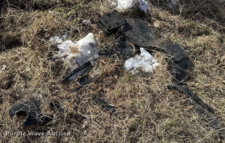 image for item DV2858 Mahindra 9125CL loader