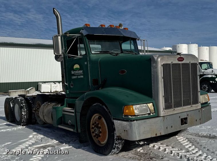 image for item DW2476 1989 Peterbilt 377 truck cab and chassis