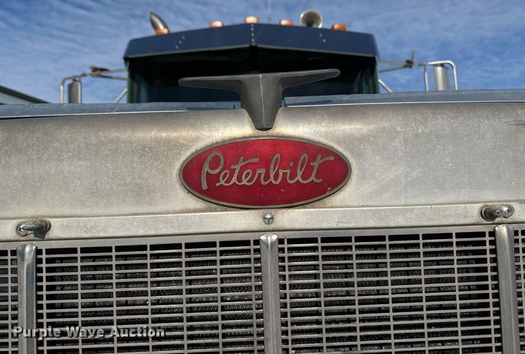 image for item DW2476 1989 Peterbilt 377 truck cab and chassis