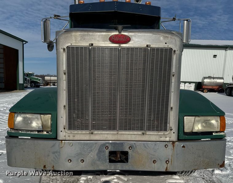 image for item DW2476 1989 Peterbilt 377 truck cab and chassis