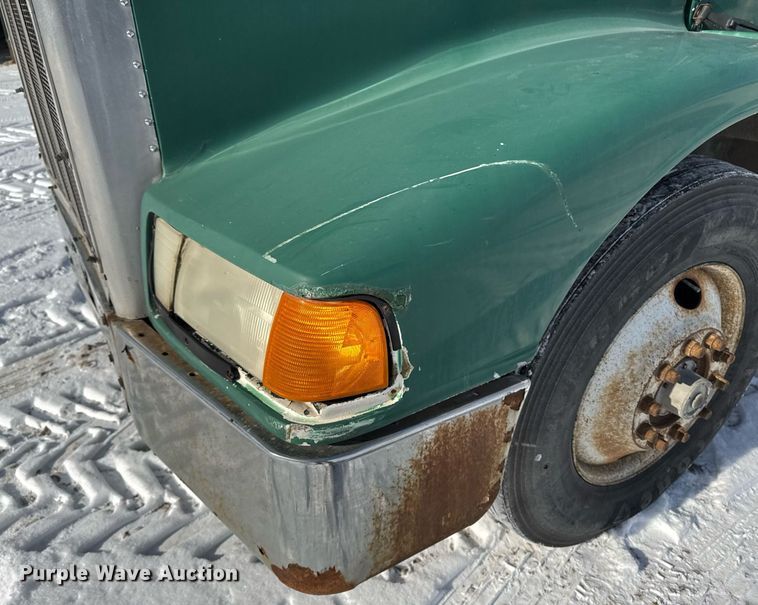 image for item DW2476 1989 Peterbilt 377 truck cab and chassis