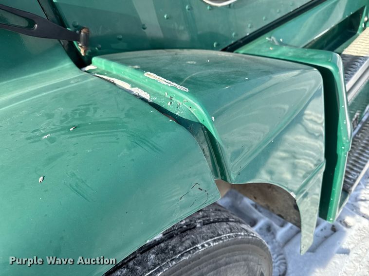 image for item DW2476 1989 Peterbilt 377 truck cab and chassis