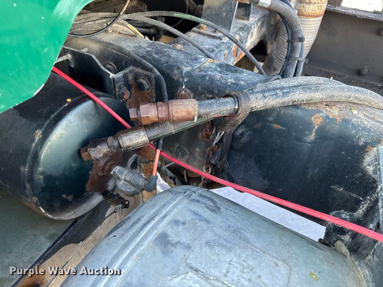 image for item DW2476 1989 Peterbilt 377 truck cab and chassis