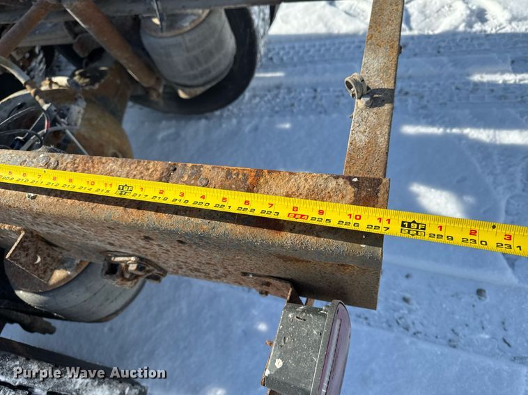 image for item DW2476 1989 Peterbilt 377 truck cab and chassis