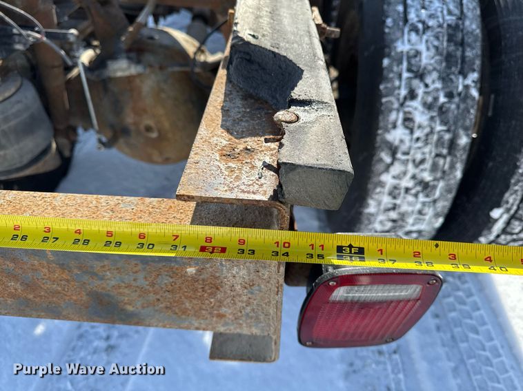 image for item DW2476 1989 Peterbilt 377 truck cab and chassis