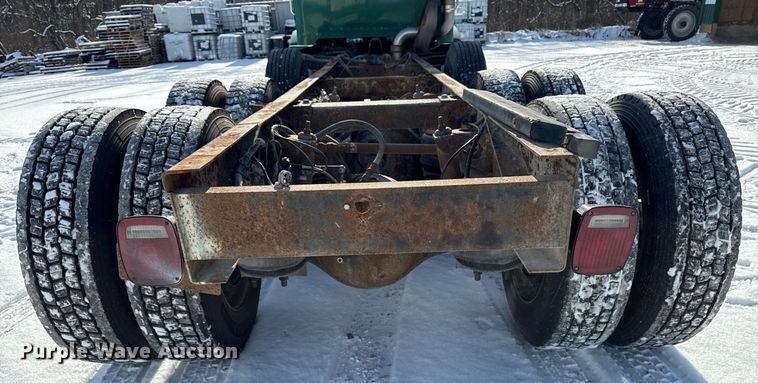 image for item DW2476 1989 Peterbilt 377 truck cab and chassis