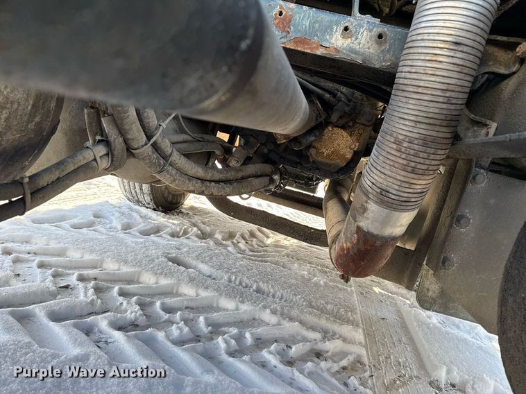 image for item DW2476 1989 Peterbilt 377 truck cab and chassis