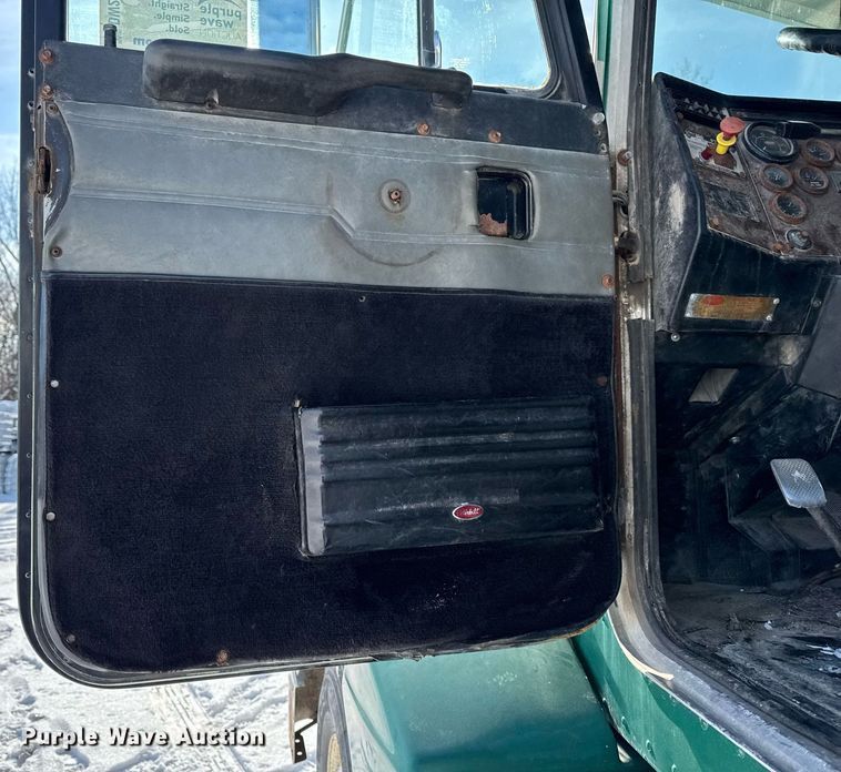 image for item DW2476 1989 Peterbilt 377 truck cab and chassis