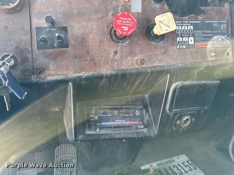 image for item DW2476 1989 Peterbilt 377 truck cab and chassis