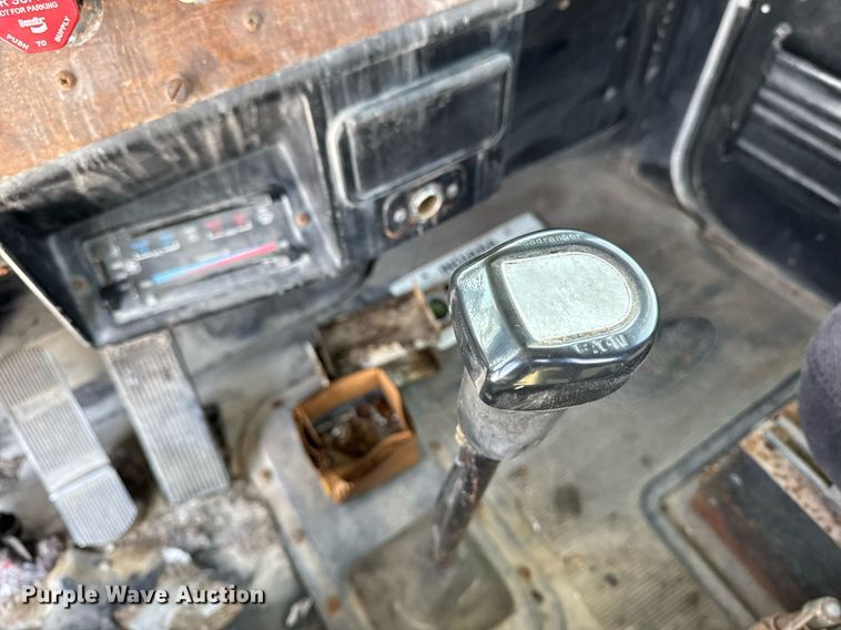 image for item DW2476 1989 Peterbilt 377 truck cab and chassis