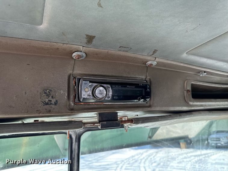 image for item DW2476 1989 Peterbilt 377 truck cab and chassis