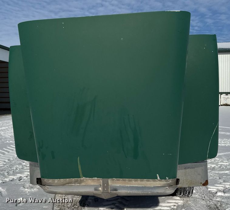 image for item DW2476 1989 Peterbilt 377 truck cab and chassis