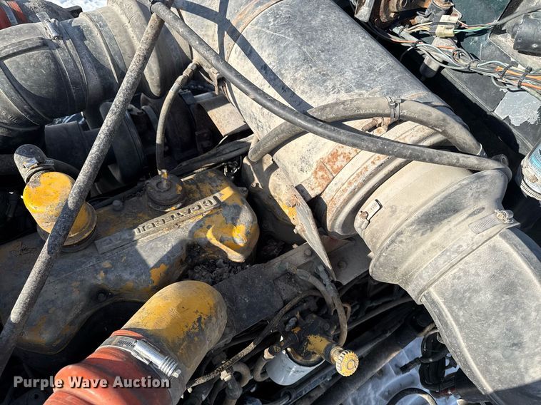 image for item DW2476 1989 Peterbilt 377 truck cab and chassis