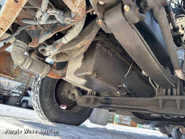 image for item DW2476 1989 Peterbilt 377 truck cab and chassis