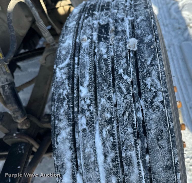 image for item DW2476 1989 Peterbilt 377 truck cab and chassis