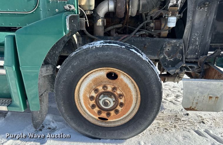 image for item DW2476 1989 Peterbilt 377 truck cab and chassis