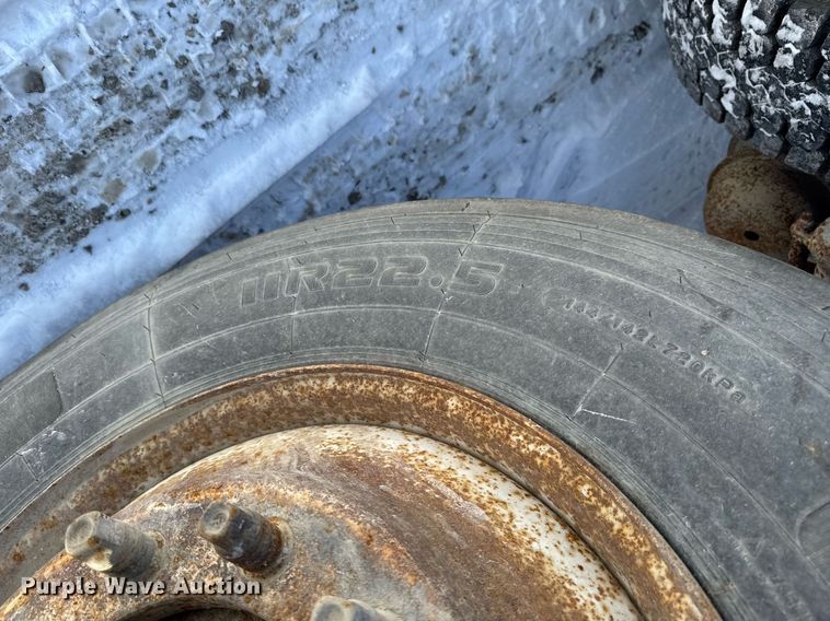 image for item DW2476 1989 Peterbilt 377 truck cab and chassis