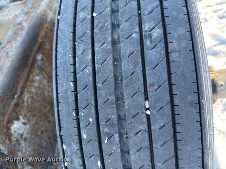 image for item DW2476 1989 Peterbilt 377 truck cab and chassis