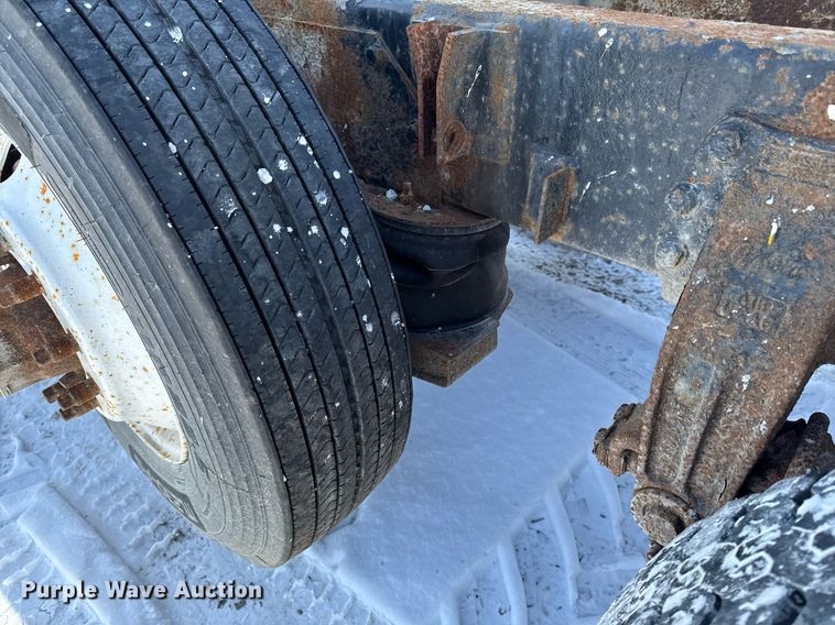 image for item DW2476 1989 Peterbilt 377 truck cab and chassis