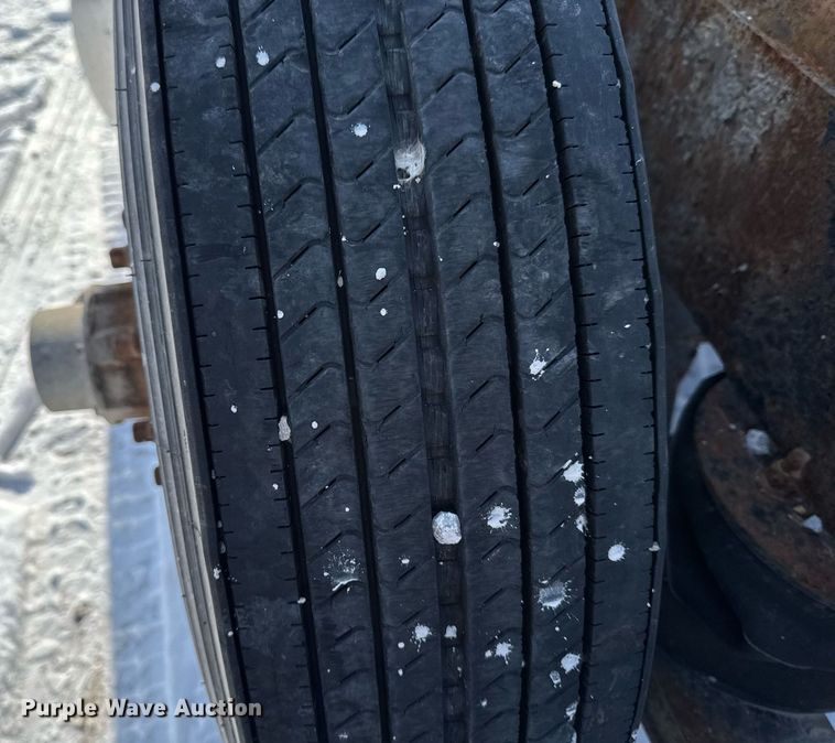 image for item DW2476 1989 Peterbilt 377 truck cab and chassis