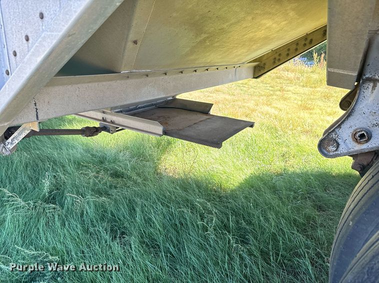 image for item DX3625 1989 Cornhusker Grain Hopper grain trailer