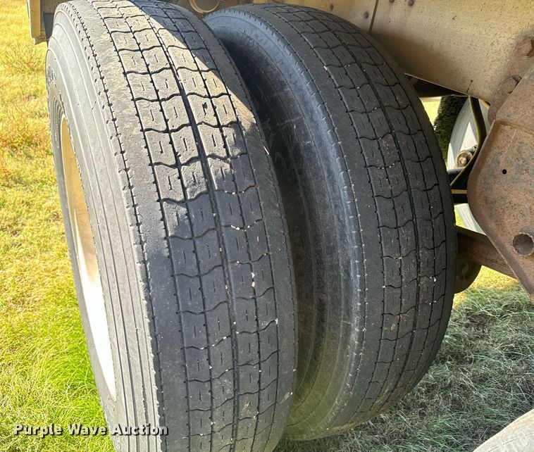 image for item DX3625 1989 Cornhusker Grain Hopper grain trailer