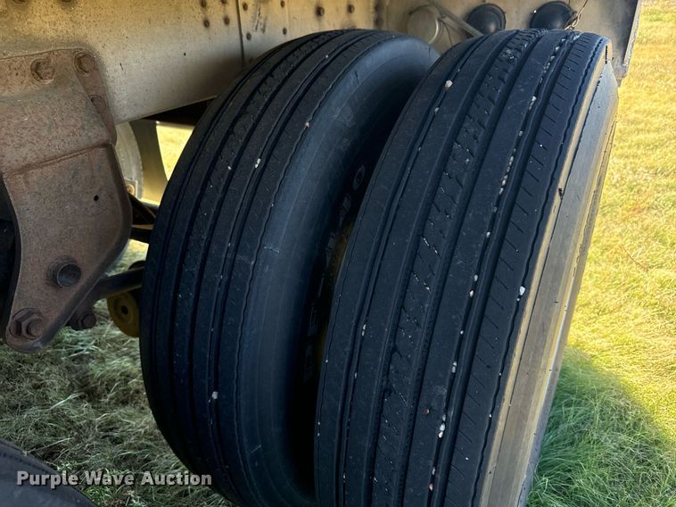 image for item DX3625 1989 Cornhusker Grain Hopper grain trailer