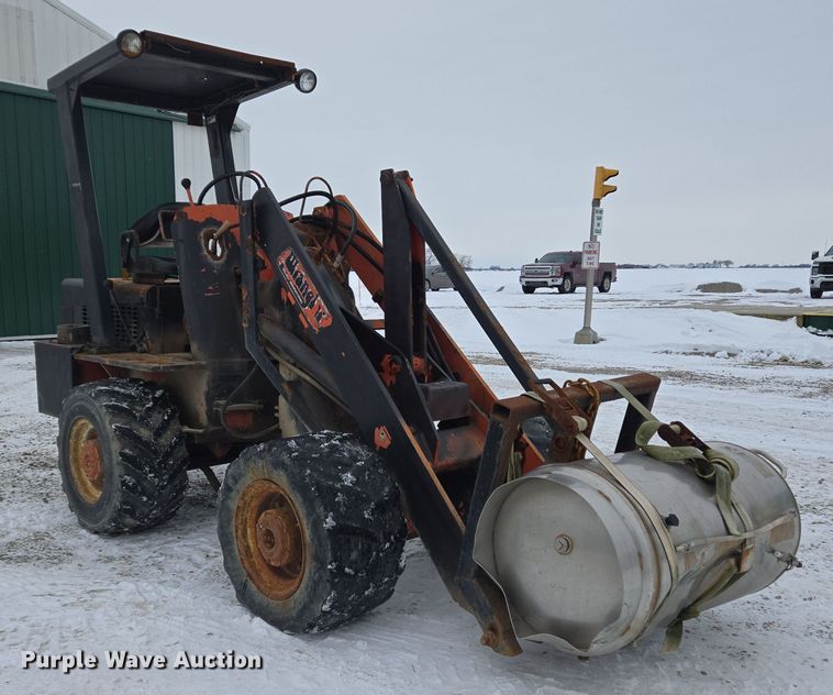 image for item EC3945 1991 Willmar Wrangler wheel loader