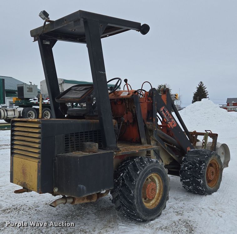 image for item EC3945 1991 Willmar Wrangler wheel loader