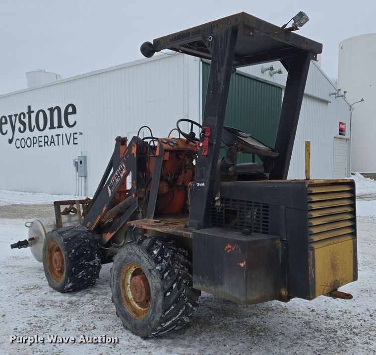 image for item EC3945 1991 Willmar Wrangler wheel loader