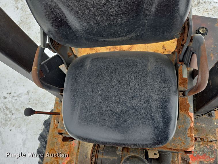 image for item EC3945 1991 Willmar Wrangler wheel loader