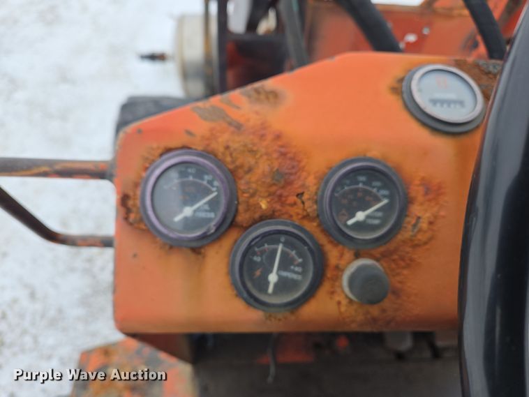 image for item EC3945 1991 Willmar Wrangler wheel loader