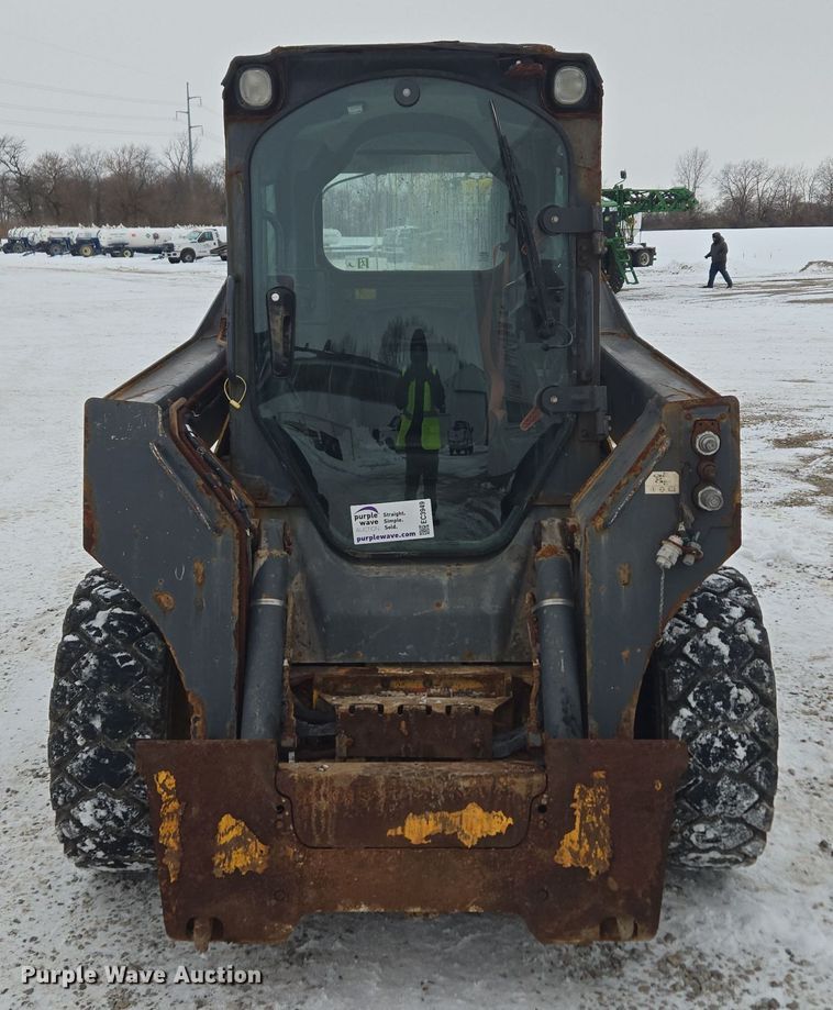 image for item EC3949 2017 John Deere 324E skid steer loader