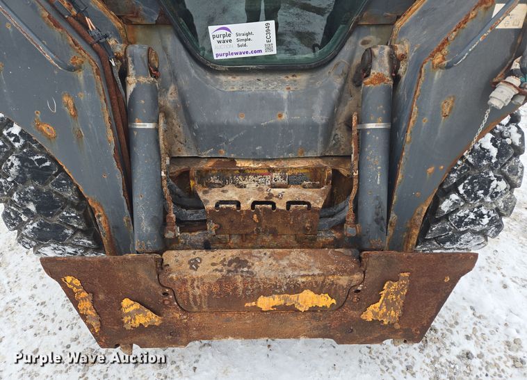 image for item EC3949 2017 John Deere 324E skid steer loader