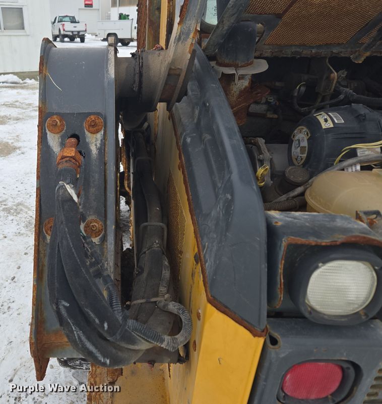 image for item EC3949 2017 John Deere 324E skid steer loader