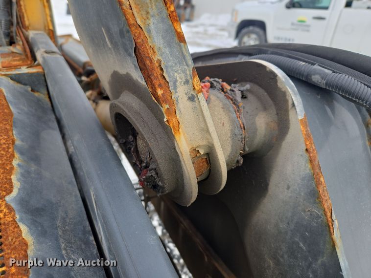 image for item EC3949 2017 John Deere 324E skid steer loader