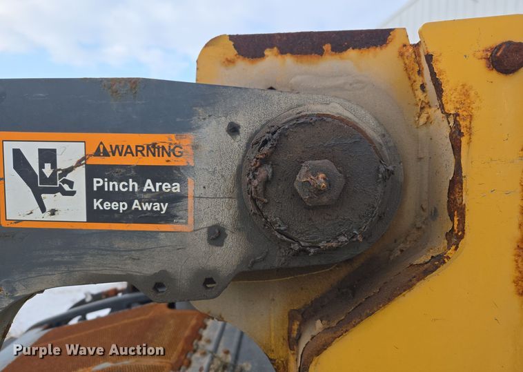 image for item EC3949 2017 John Deere 324E skid steer loader