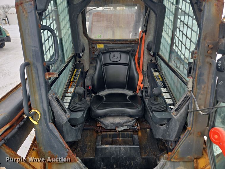 image for item EC3949 2017 John Deere 324E skid steer loader