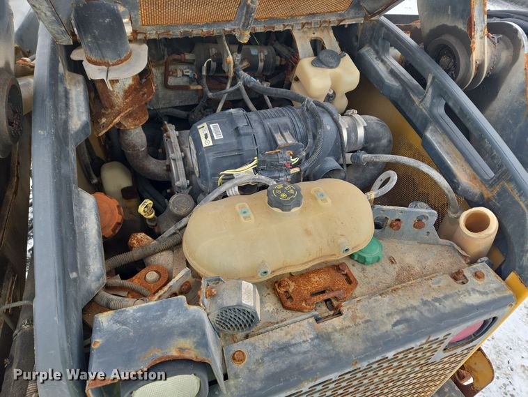 image for item EC3949 2017 John Deere 324E skid steer loader