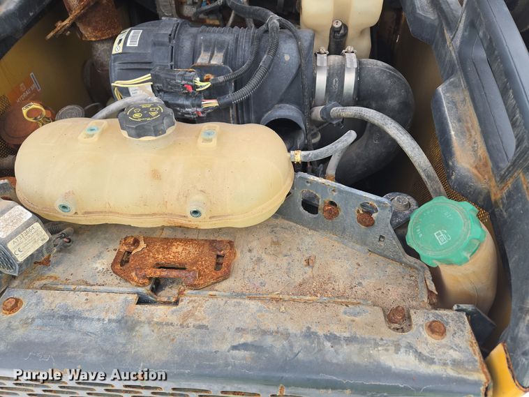 image for item EC3949 2017 John Deere 324E skid steer loader