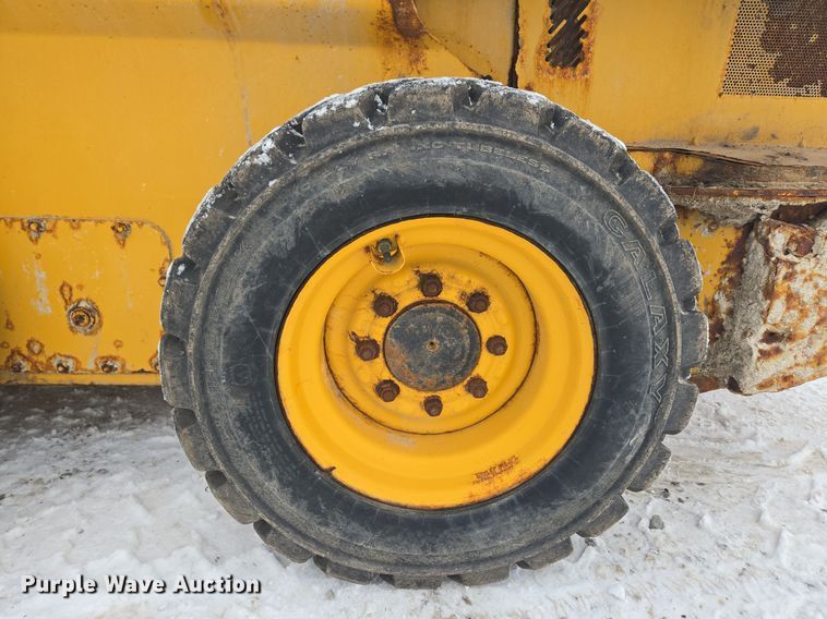 image for item EC3949 2017 John Deere 324E skid steer loader
